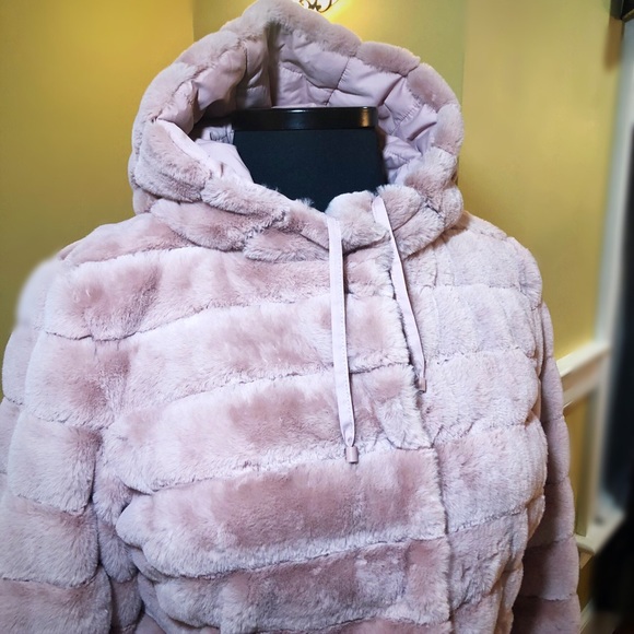 NWOT- Rose Reversible Faux Fur Jacket - Picture 2 of 8
